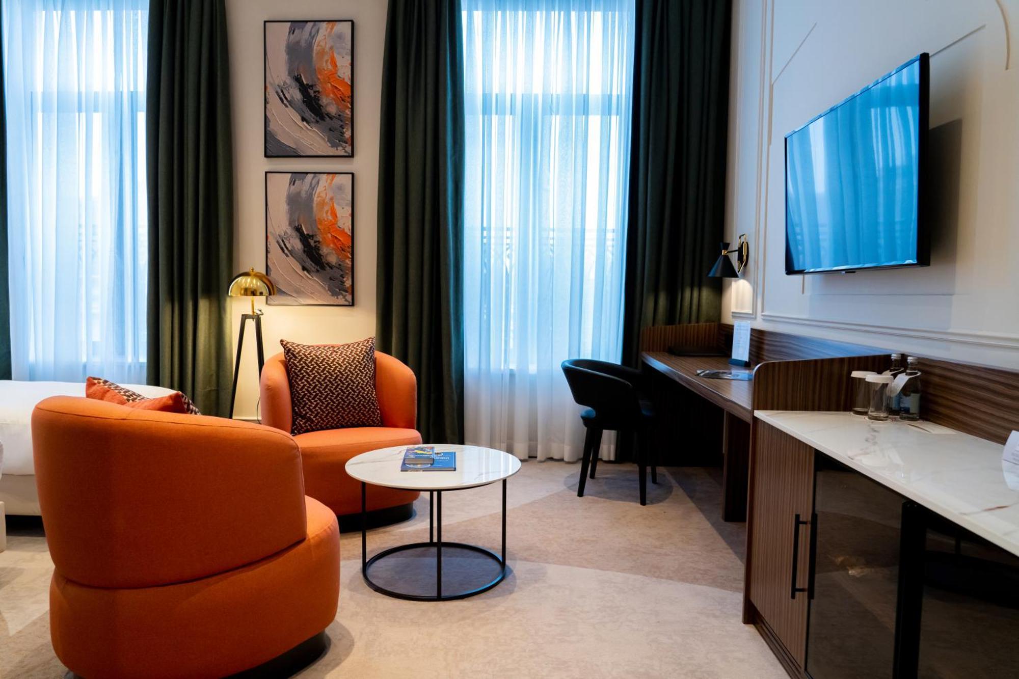 Crowne Plaza Tashkent By Ihg Hotel ภายนอก รูปภาพ