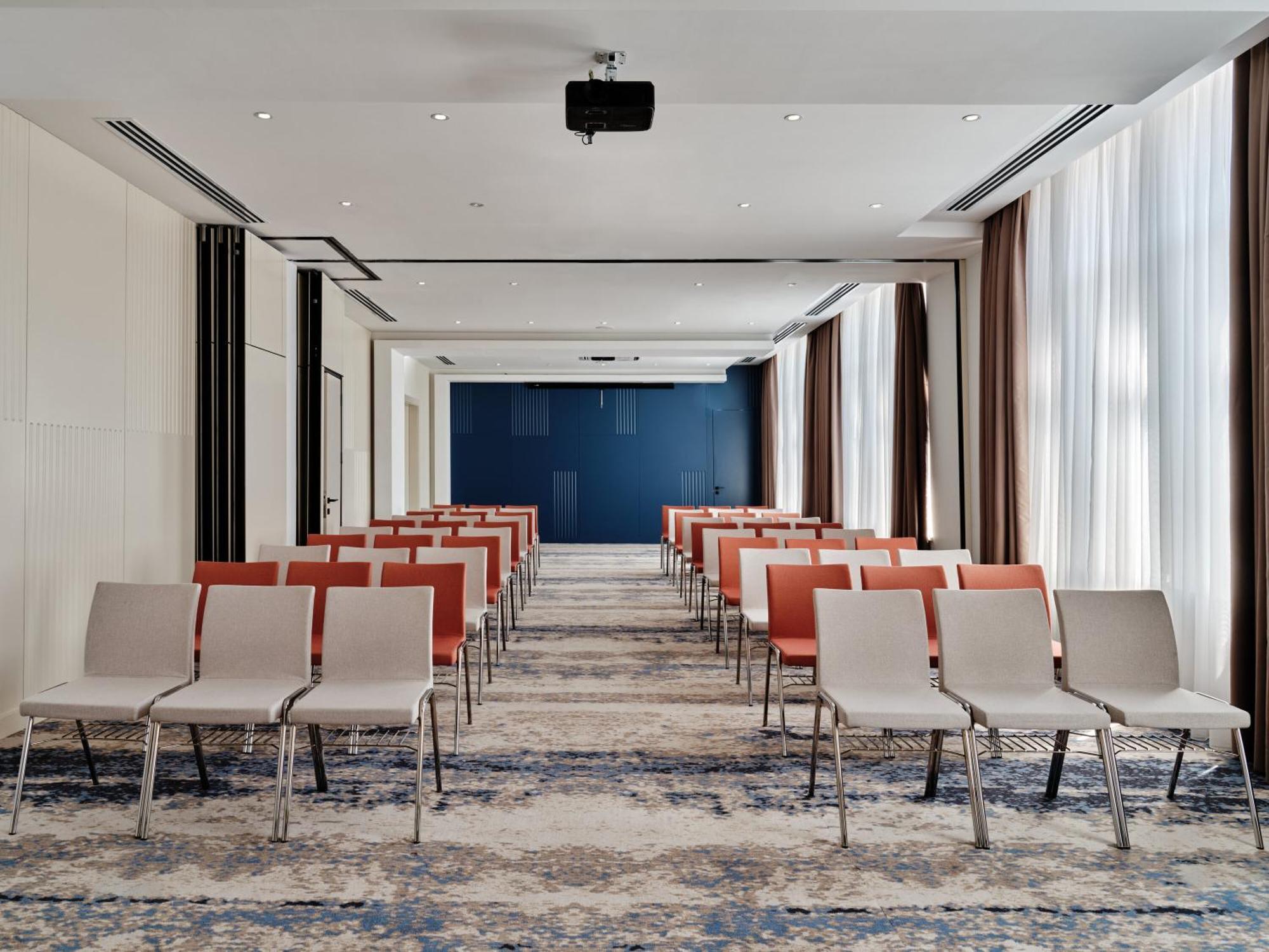 Crowne Plaza Tashkent By Ihg Hotel ภายนอก รูปภาพ
